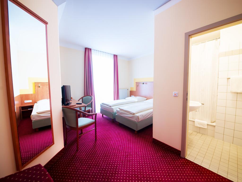 Hotel Mirage Ντούισμπουργκ Δωμάτιο φωτογραφία